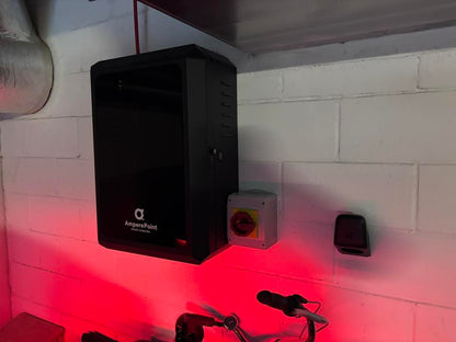 Boîtier métallique noir pour chargeur de véhicule électrique AMP-BOX 